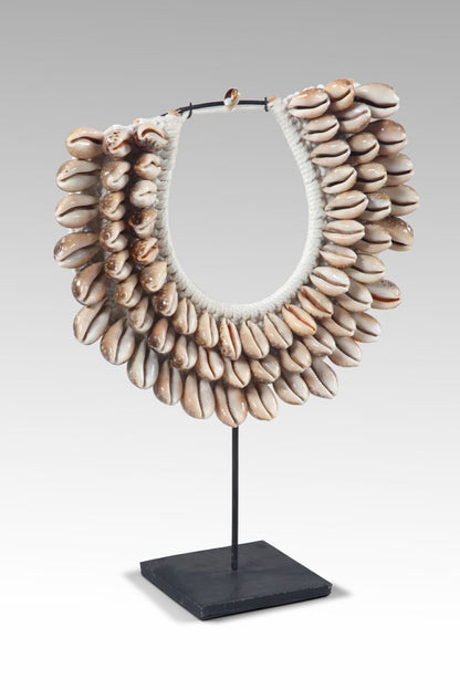 Shell decorative piece Shell Necklace – boho decor, handwoven and handmade in Bali