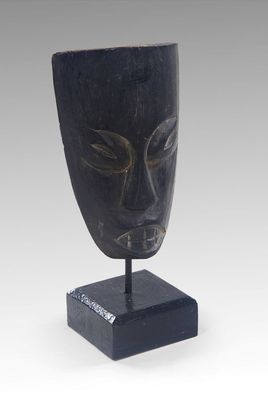 Papua Mask On Stand