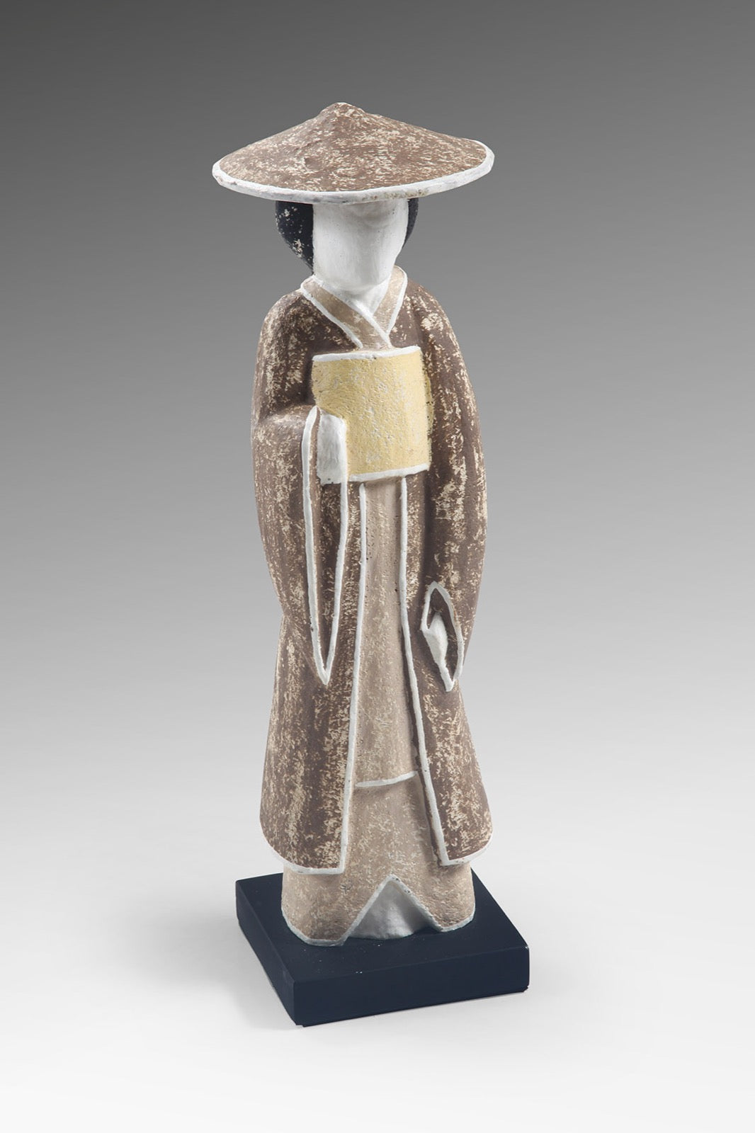 Albasia wood sculpture – Japanese Girl Wearing Hat – boho decor handmade in Bali by BaliSouk