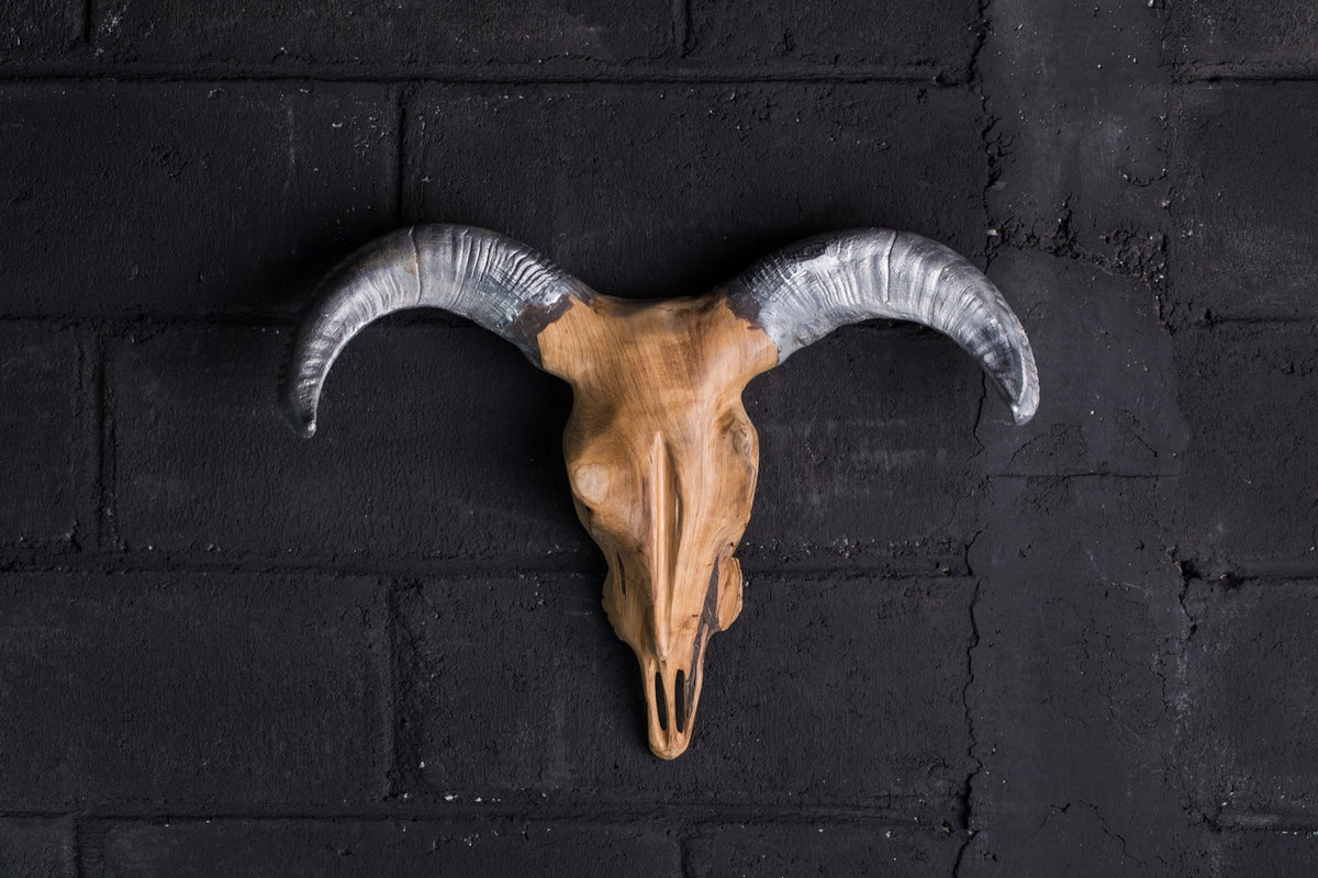 Teak sculpture – Bull Silver – boho decor handmade in Bali by BaliSouk