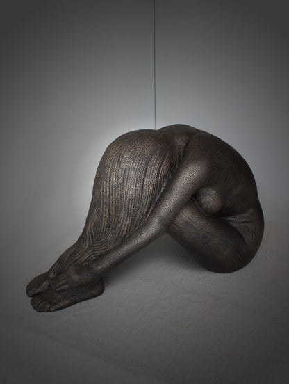 Resin sculpture – Athlete, natural natural materials in boho style