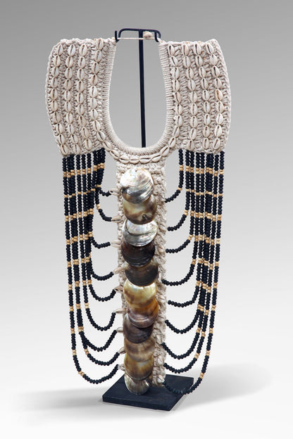 Gayo Necklace With Stand