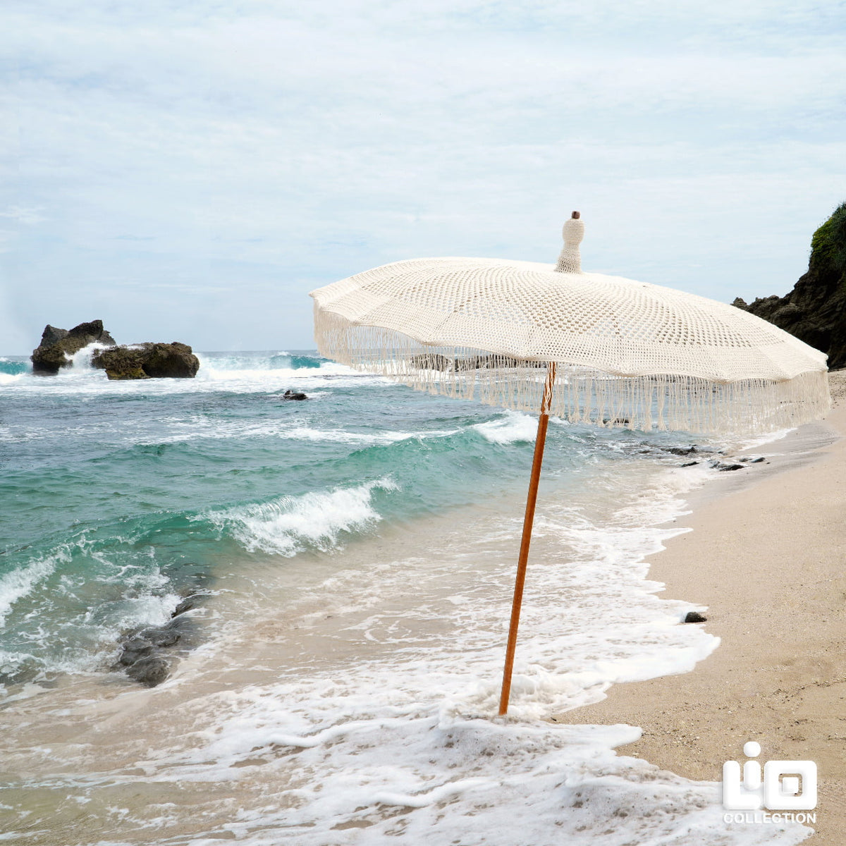 Lux umbrella in natural materials – boho furniture by BaliSouk