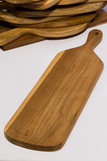 Cutting board in natural materials – boho decor by BaliSouk