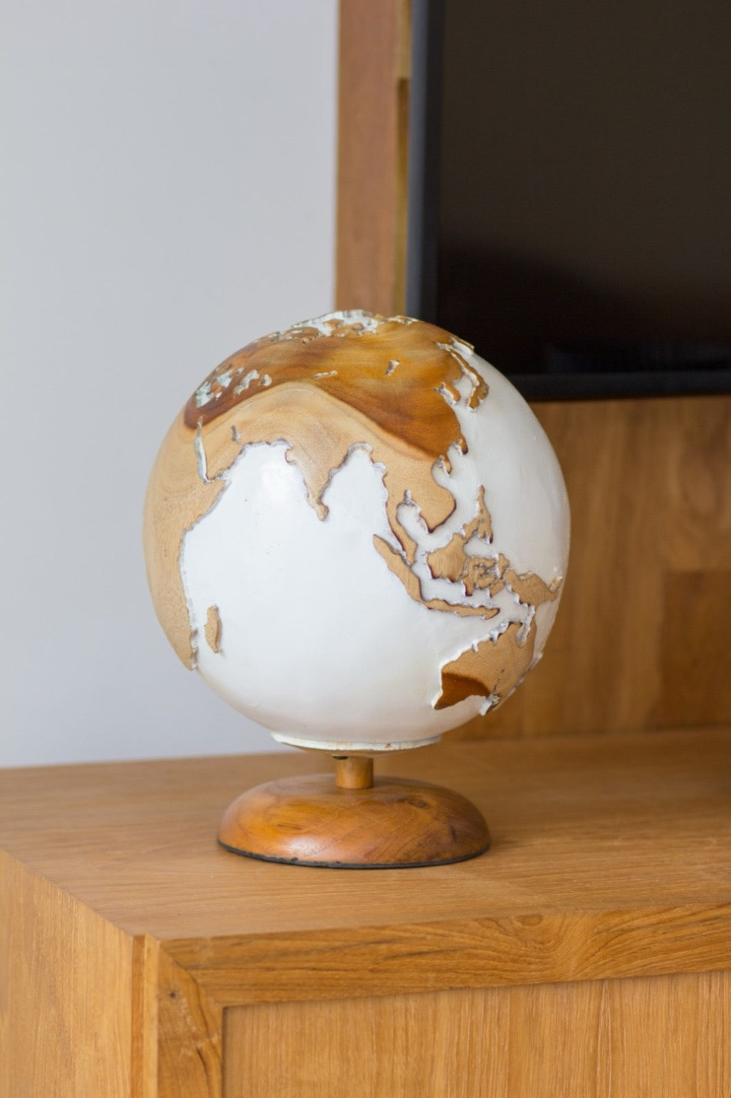 Handmade teak decorative piece – the Globe White, boho decor made in Bali