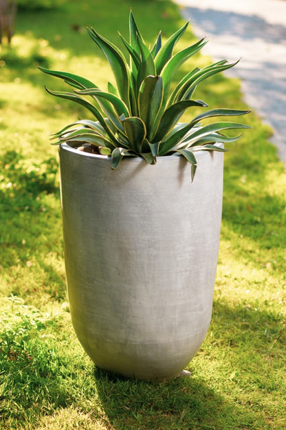Bali Furniture – Kemal Pot Large – The Kemal Pot Large introduces an effort