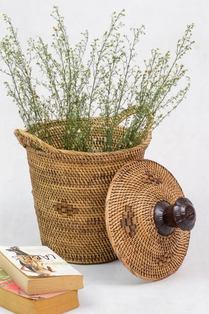 Bali Furniture – Lombok Basket With Lid – The Lombok Basket With Lid introduces an