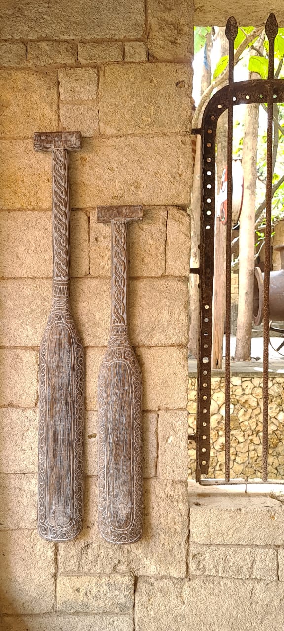 Albasia wood decorative paddle Toraja Wash – handmade in Bali, boho style