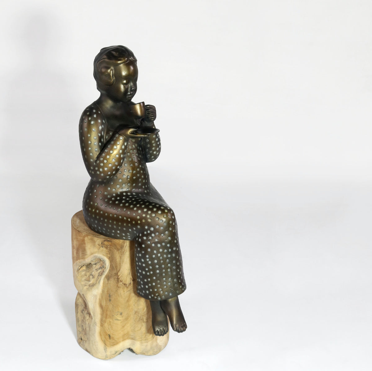 Handcrafted resin sculpture – Javanese Lady, boho decor from BaliSouk