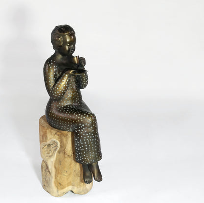 Handcrafted resin sculpture – Javanese Lady, boho decor from BaliSouk