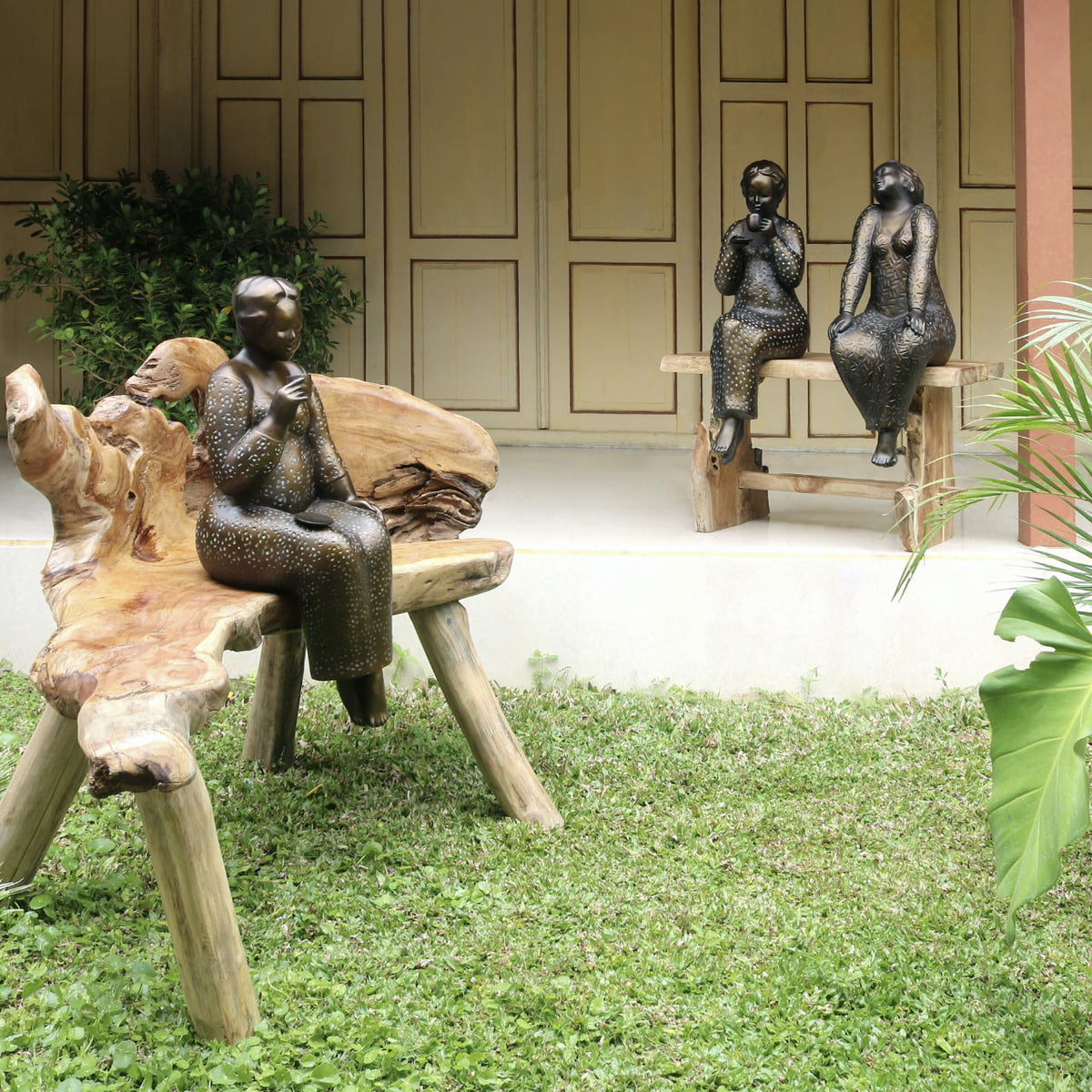 Javanese Lady sculpture by BaliSouk – boho decor made in Bali