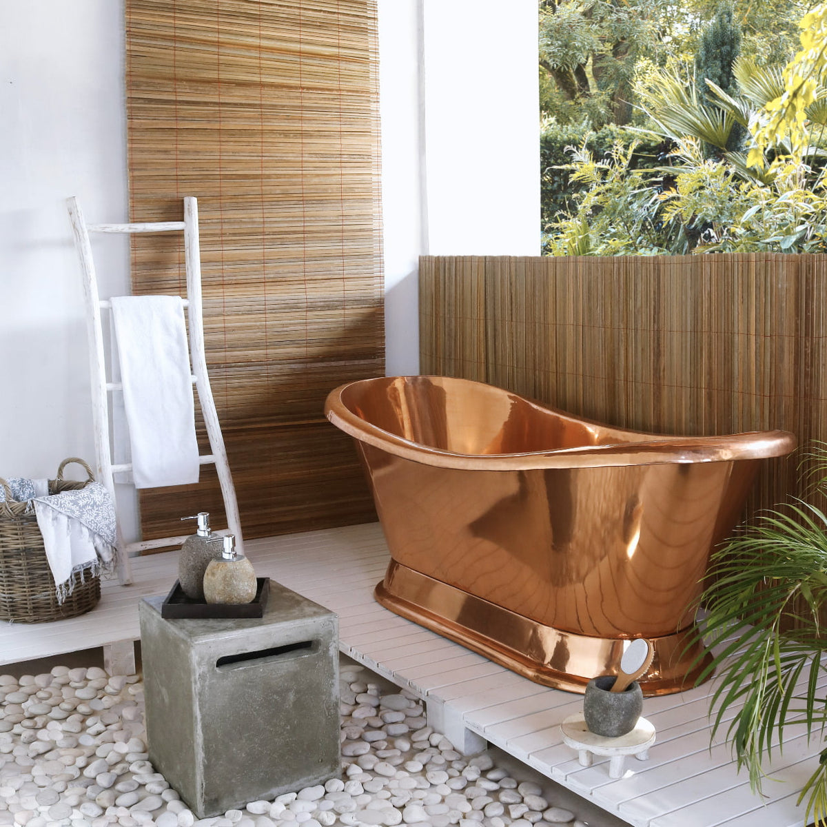 Fenice bathtub by BaliSouk – boho furniture made in Bali