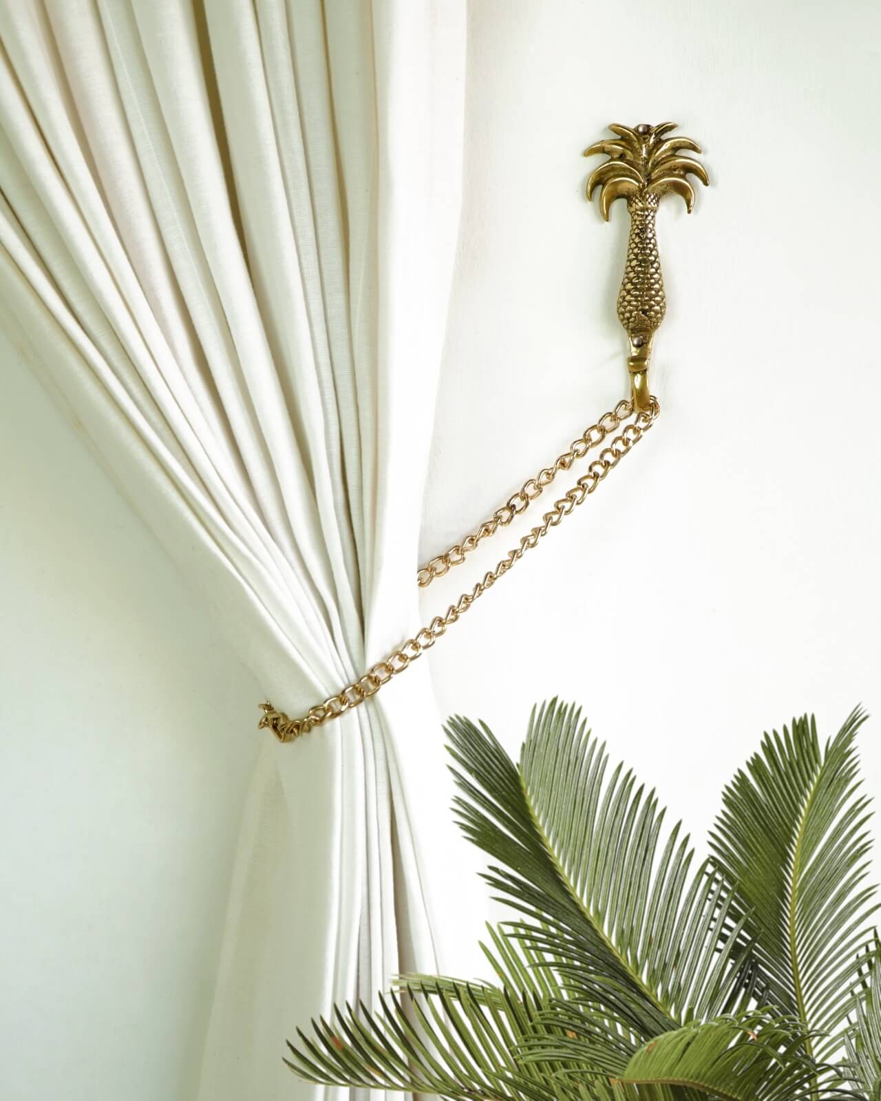 Brass Hook Pineapple 