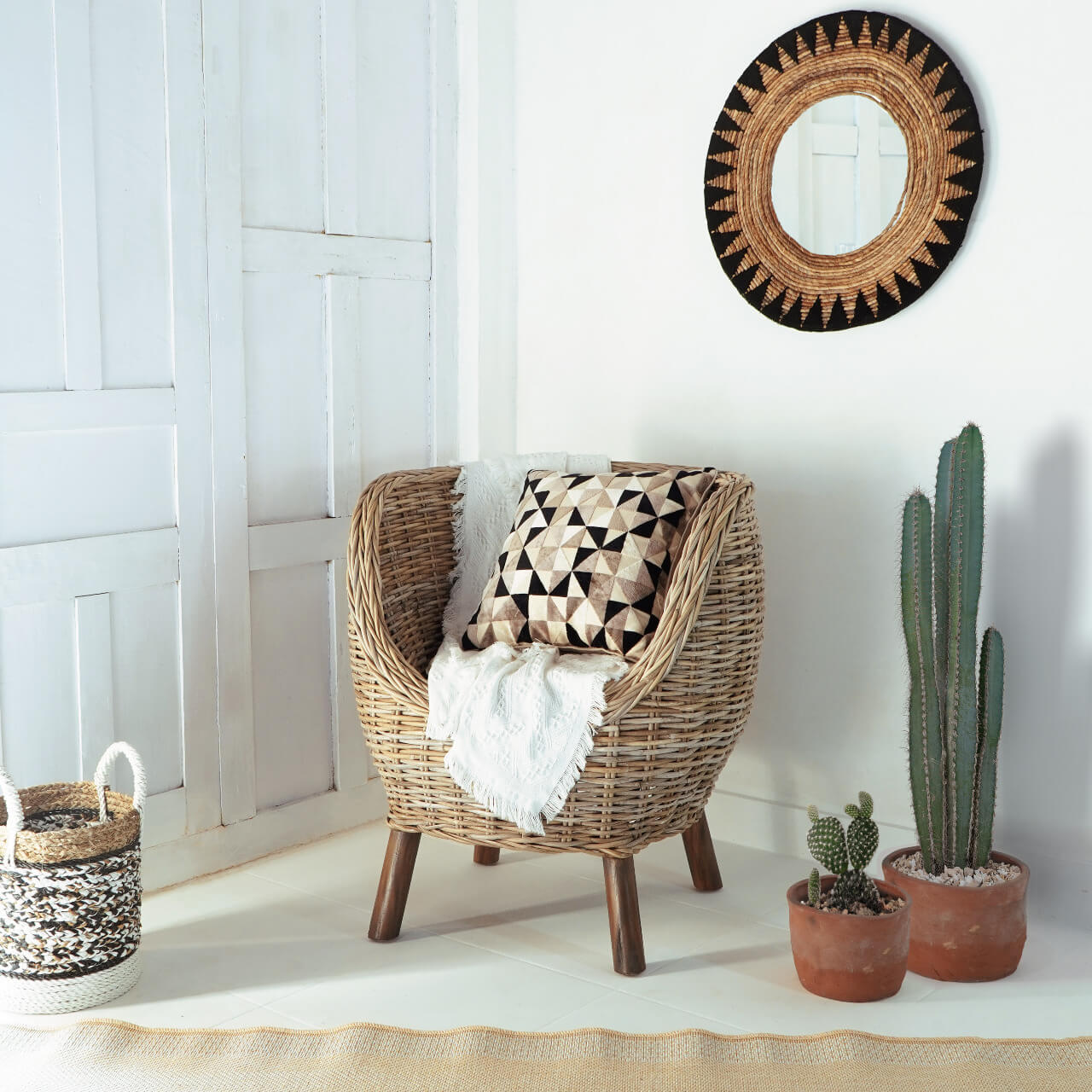 Bali Furniture – Mayang Round Mirror