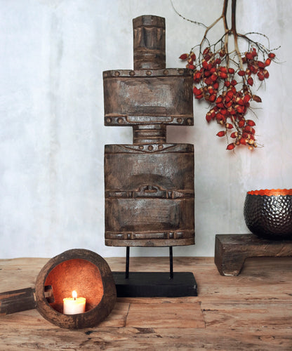 Arjun decorative stand in natural materials – handmade boho decor from Bali