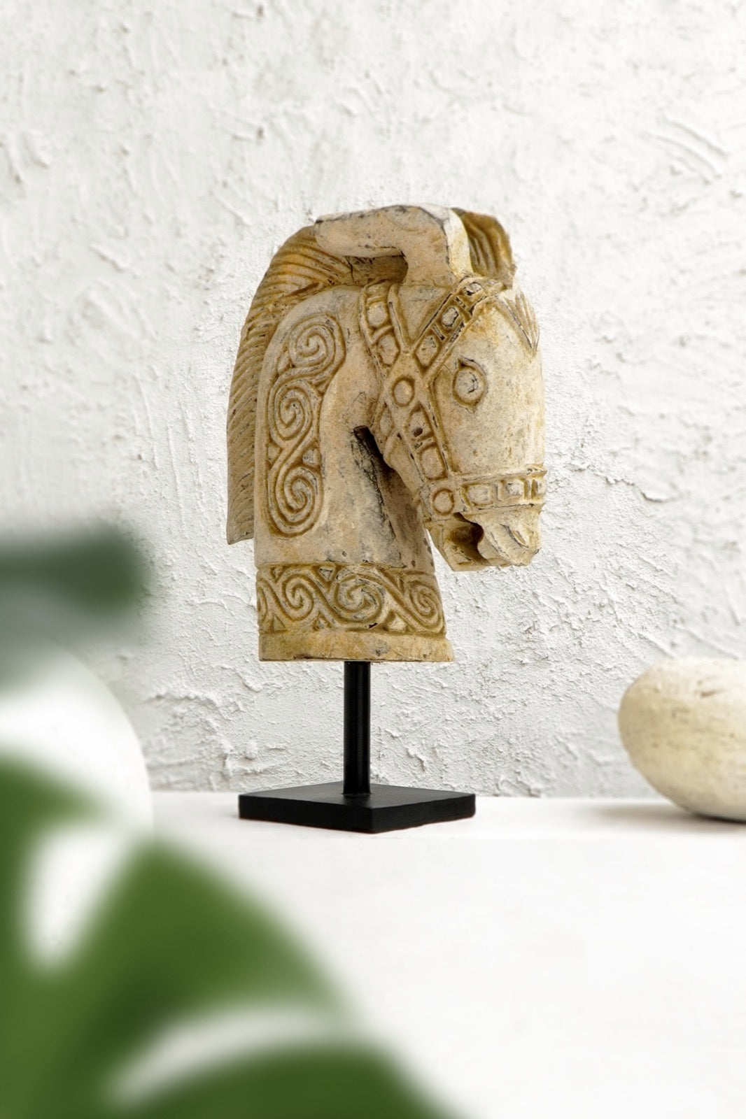 Horse sculpture in natural materials – handmade boho decor from Bali