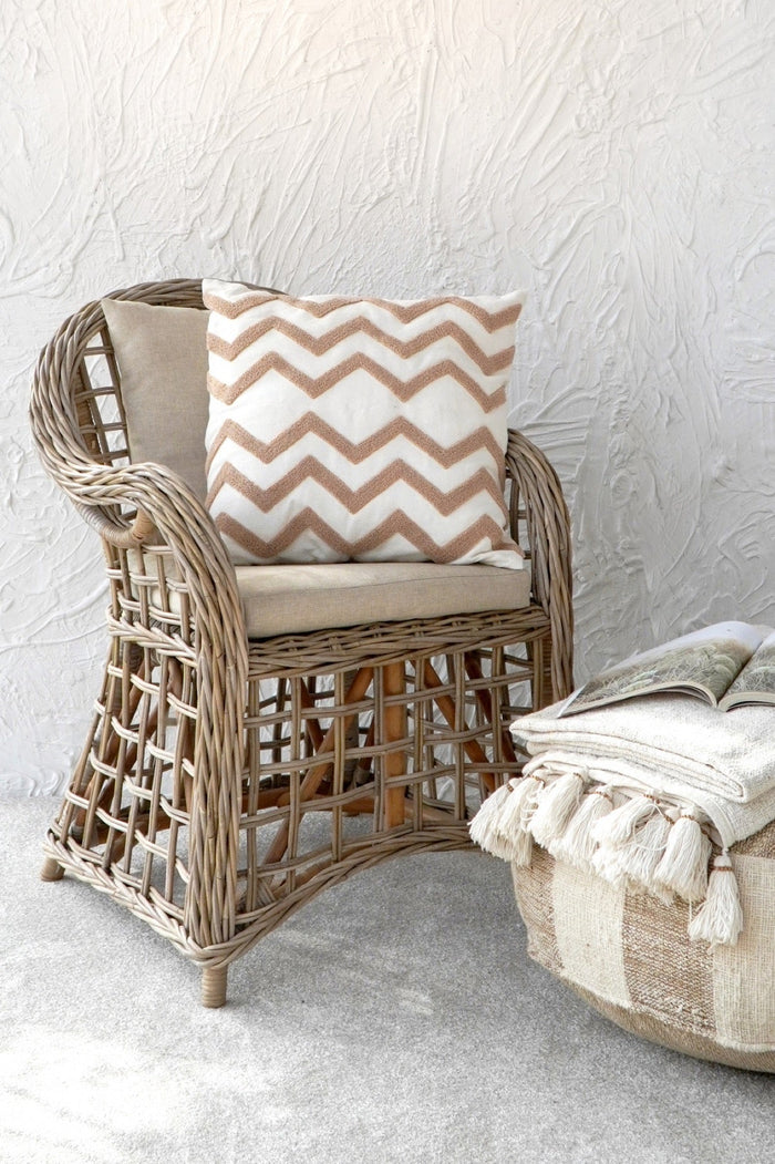 Bali Furniture – Ziza Pillow Deco – The Ziza Pillow Deco adds depth and char