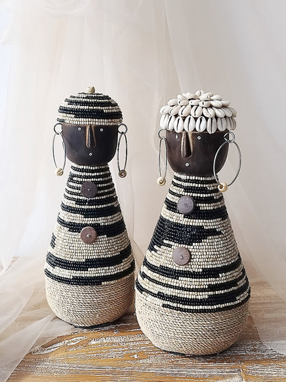 Liben Couple sculpture in natural materials – handmade boho decor from Bali