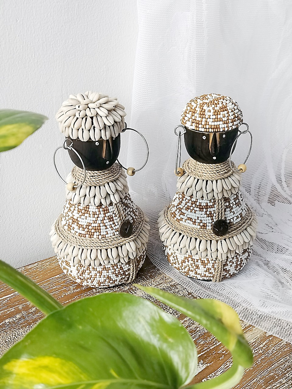 Beaded statue Haruku Couple – boho decor, handwoven and handmade in Bali