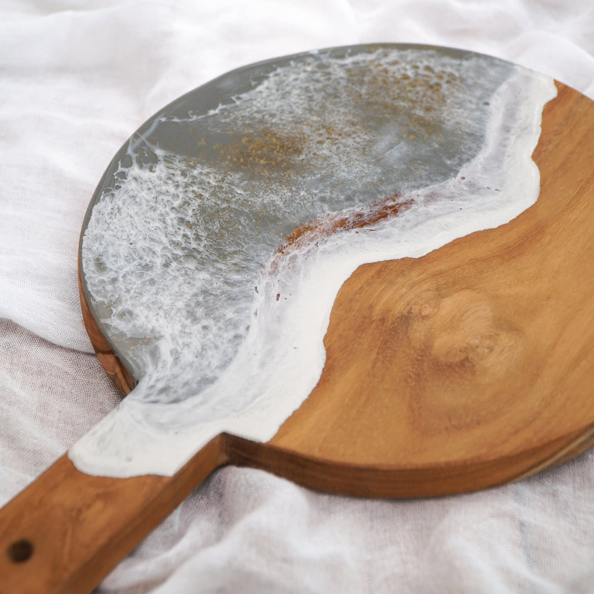 Teak tray – Serving Pizza, natural natural materials in boho style