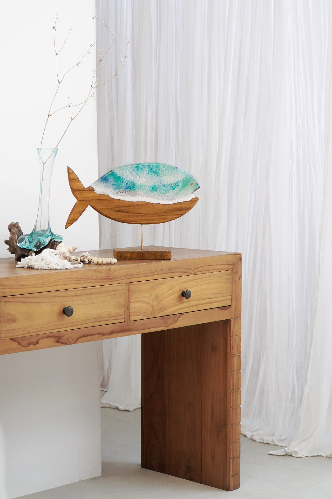 Teak sculpture Fish Stand – boho decor handcrafted in Bali by BaliSouk