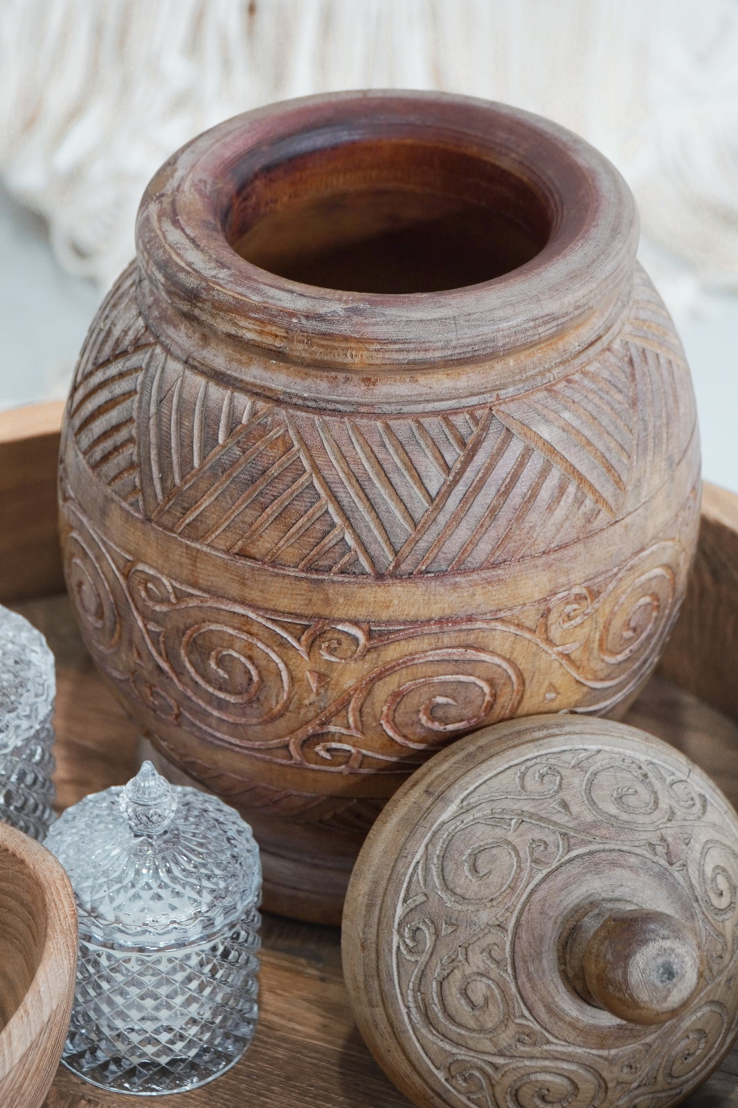 Albasia wood decorative piece Candra Gucci – handmade in Bali, boho style