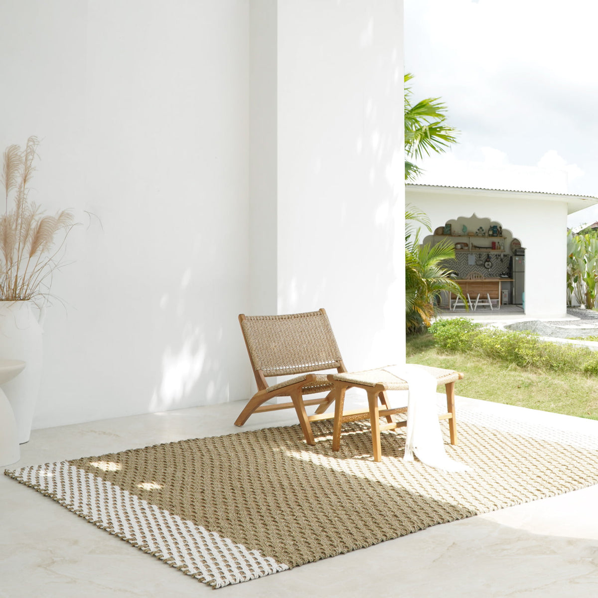 Handcrafted seagrass rug – Hatami, boho decor from BaliSouk