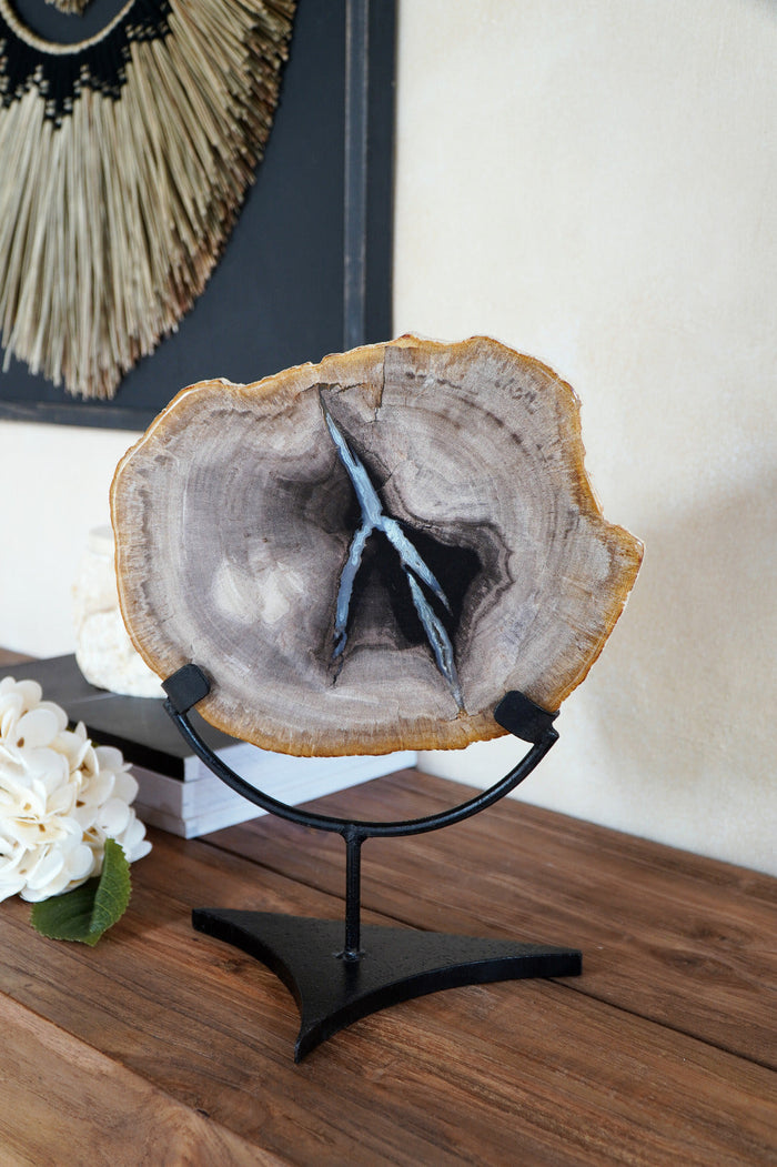 Bali Furniture – Gary Fossil Deco Stand – Gary Fossil Deco Stand brings a refined 