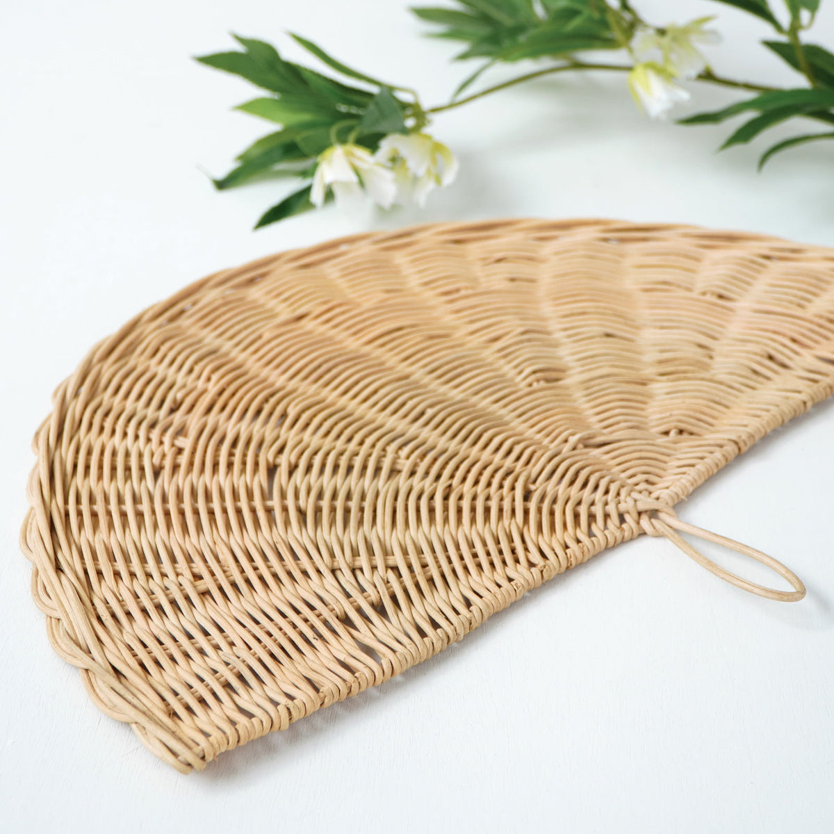 Retno Holding Fan
