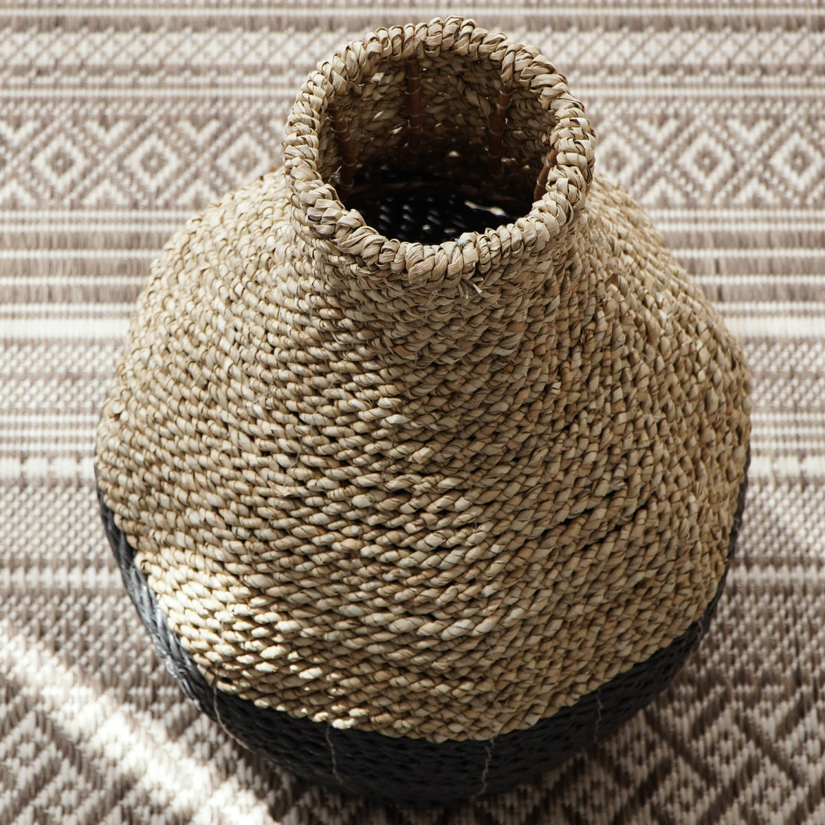 seagrass vase Bluma – boho decor handcrafted in Bali by BaliSouk (view 2)