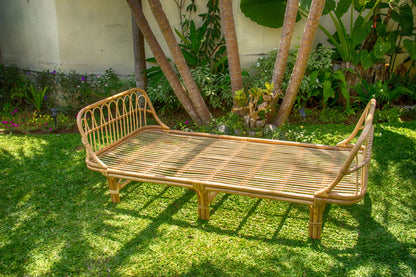 Rattan sofa Charmella Curve – boho furniture, handwoven and handmade in Bali