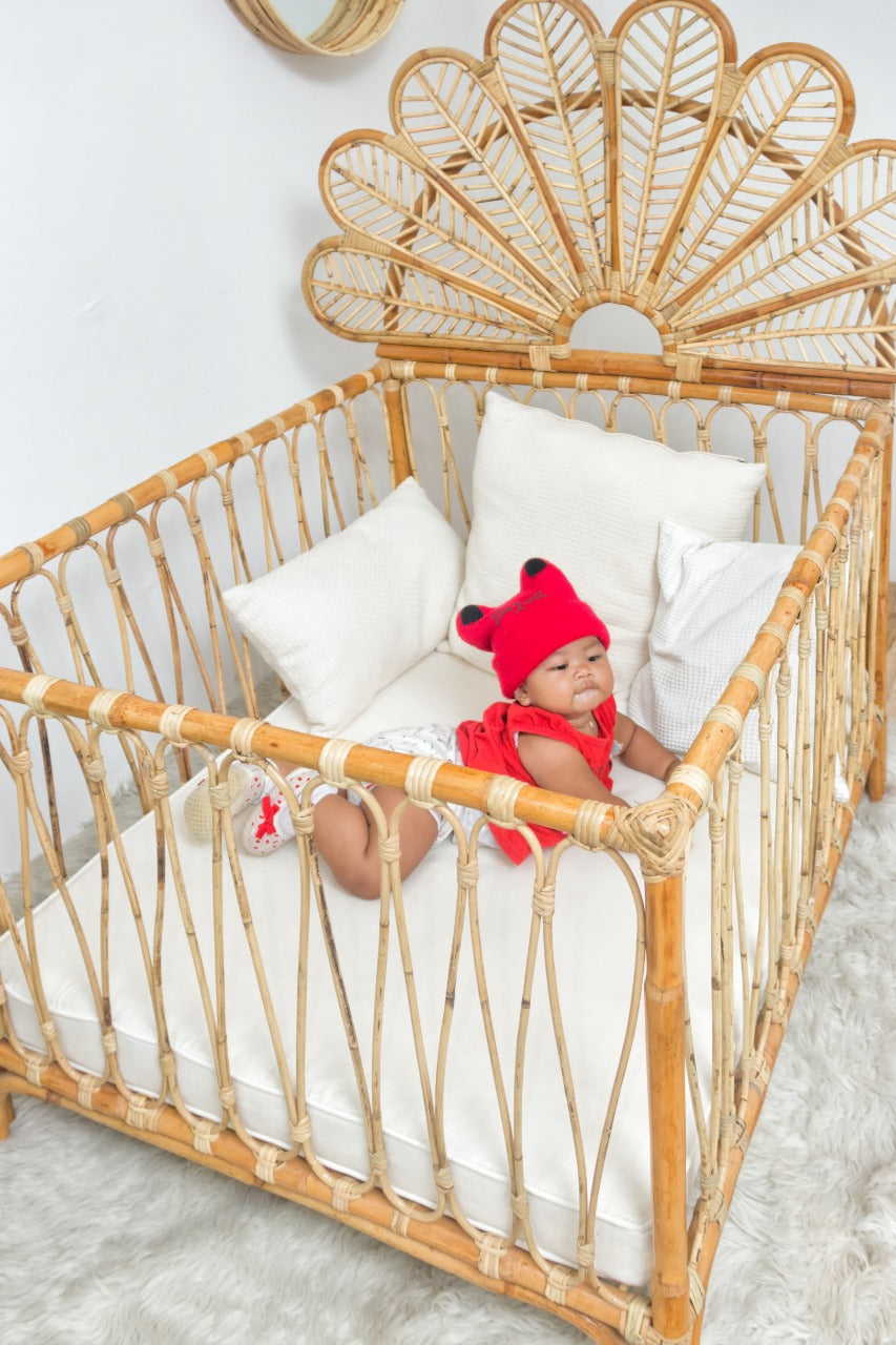 Rattan baby bed Cecil – boho furniture, handwoven and handmade in Bali