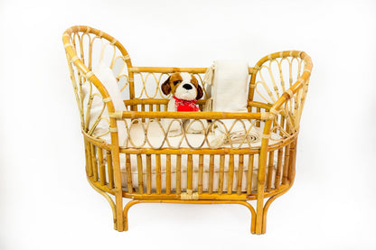 Rattan baby bed Caesar – boho furniture handcrafted in Bali by BaliSouk