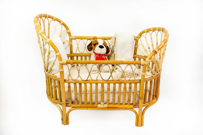 Rattan baby bed Caesar – boho furniture handcrafted in Bali by BaliSouk