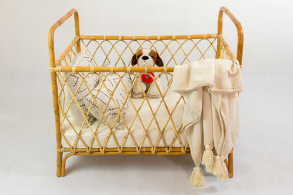 Handcrafted rattan baby bed – Mica, boho furniture from BaliSouk
