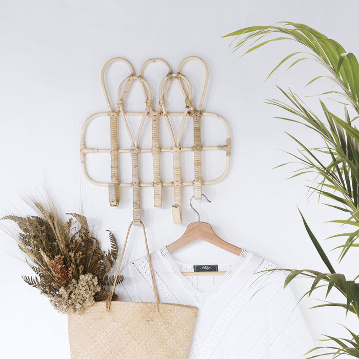 The Della Hanger decorative piece – natural materials, boho decor handmade in Bali