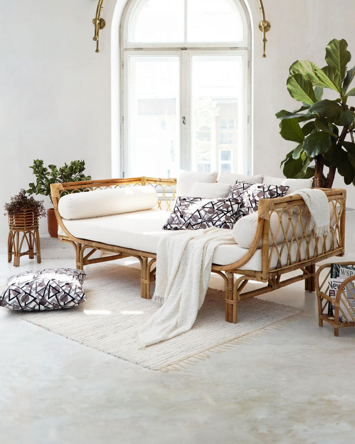 Bali Furniture – Aliki Sofa With Backrest Including White Seat Cushion,  2 White Bolster On The Side, 4 White Back Pillo