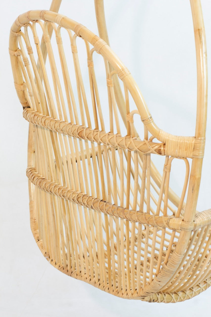 Rattan hanging chair Jorg – boho furniture, handwoven and handmade in Bali