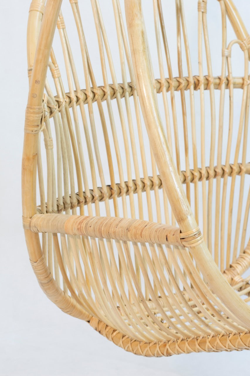 Jorg hanging chair in natural materials – boho furniture by BaliSouk