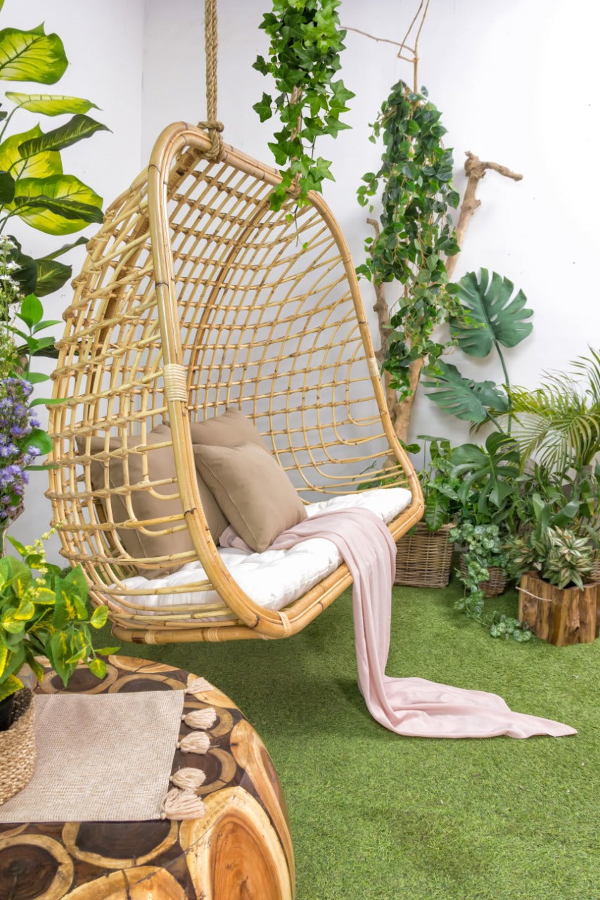 Rattan hanging chair Alex – handmade in Bali, boho style