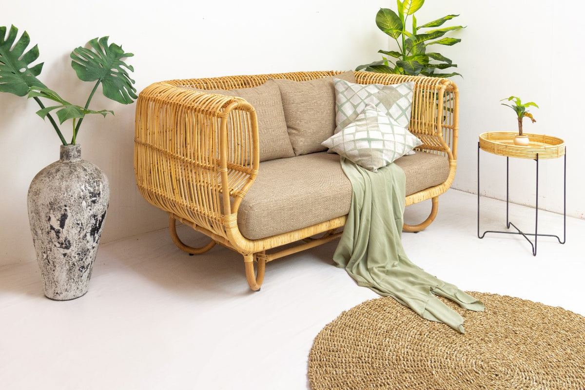 Minneapolis Sofa 2 Seaters With Cushion Seat And Pillows