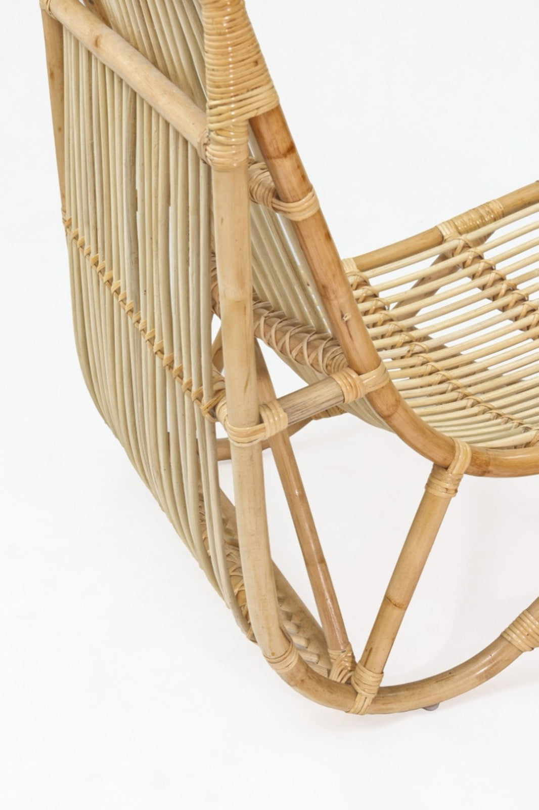 Rattan sun lounger Carl Oskar – boho furniture, handwoven and handmade in Bali