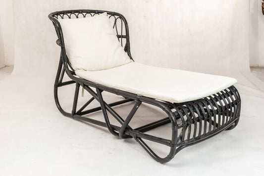 Charlotta Lounger With White Cushion