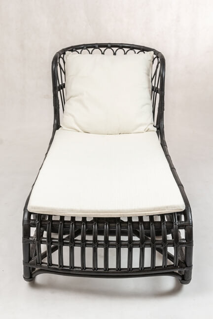 Charlotta Lounger With White Cushion