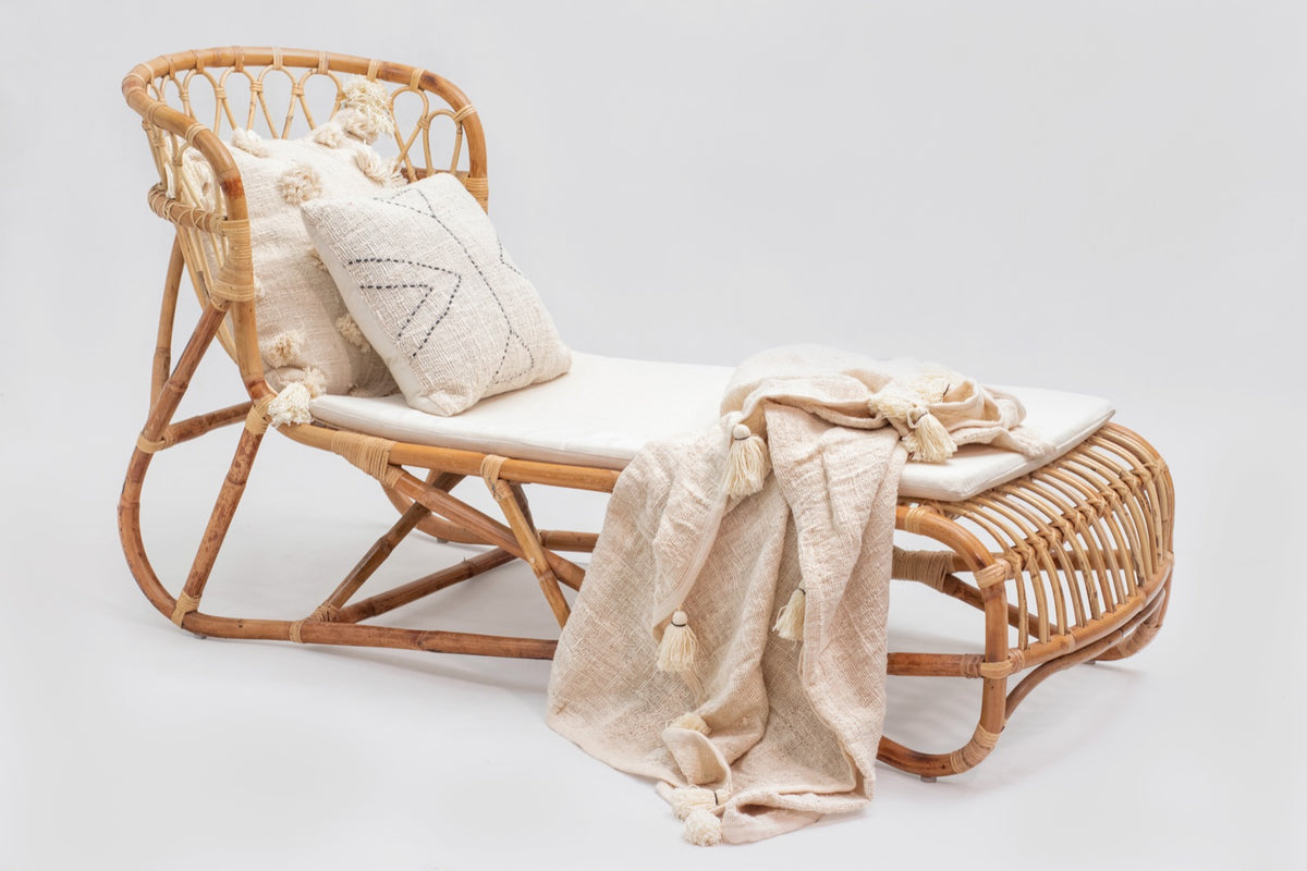 Rattan sun lounger Charlotta – boho furniture, handwoven and handmade in Bali