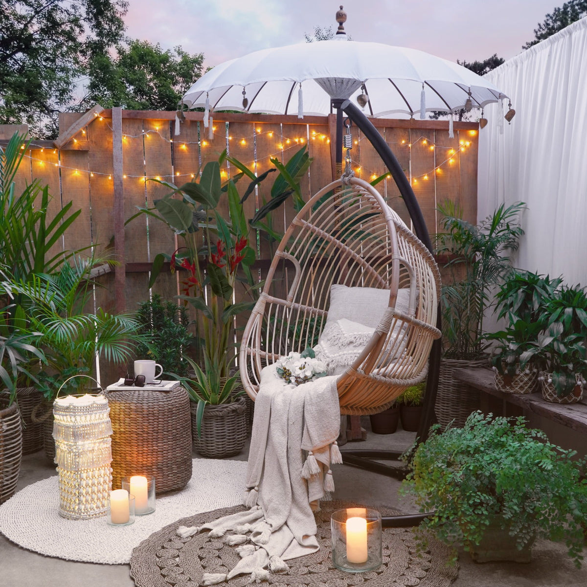 Rattan hanging chair – Fabiola – boho furniture handmade in Bali by BaliSouk