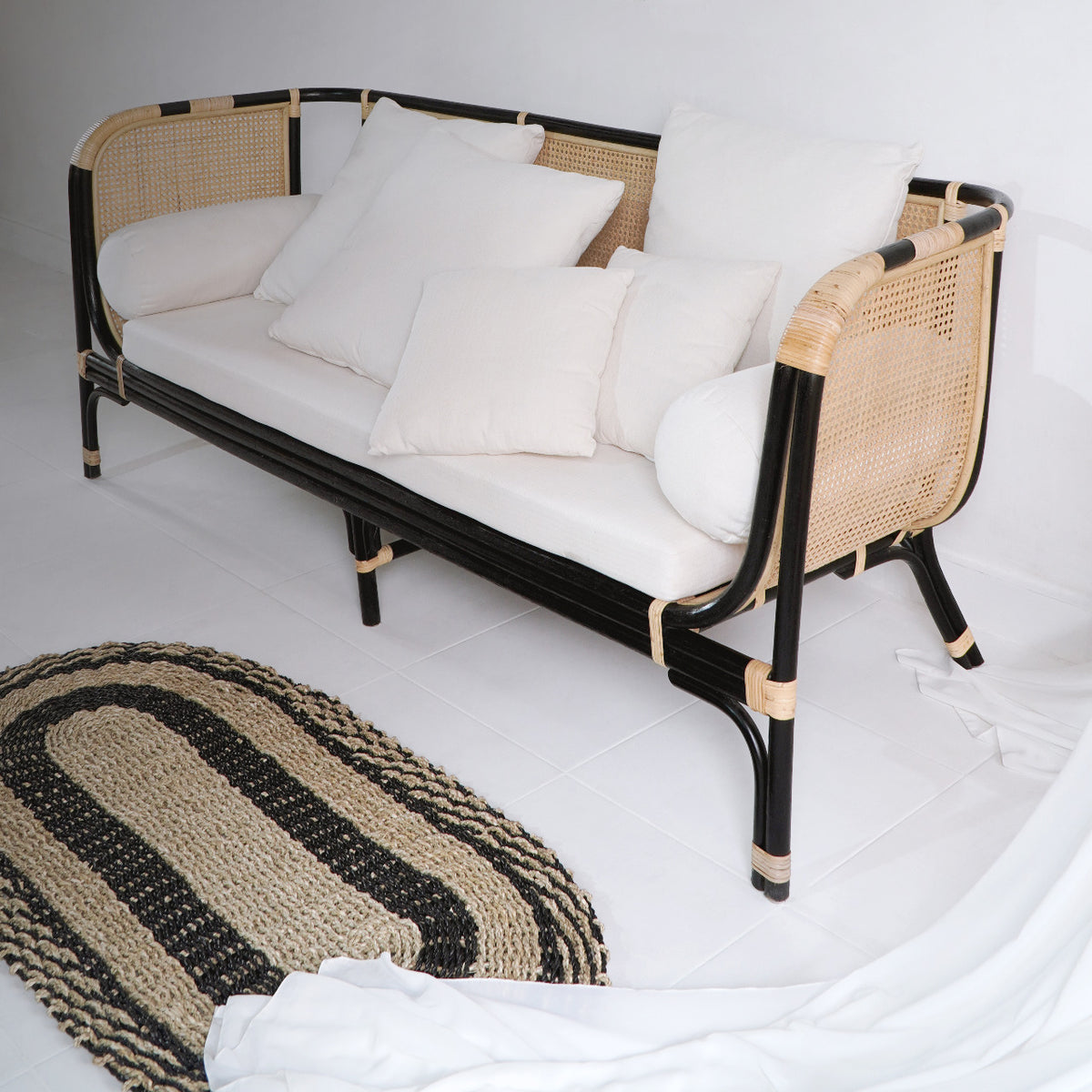 Houten Sofa 3 Seater With White Cushion Only No Pillows