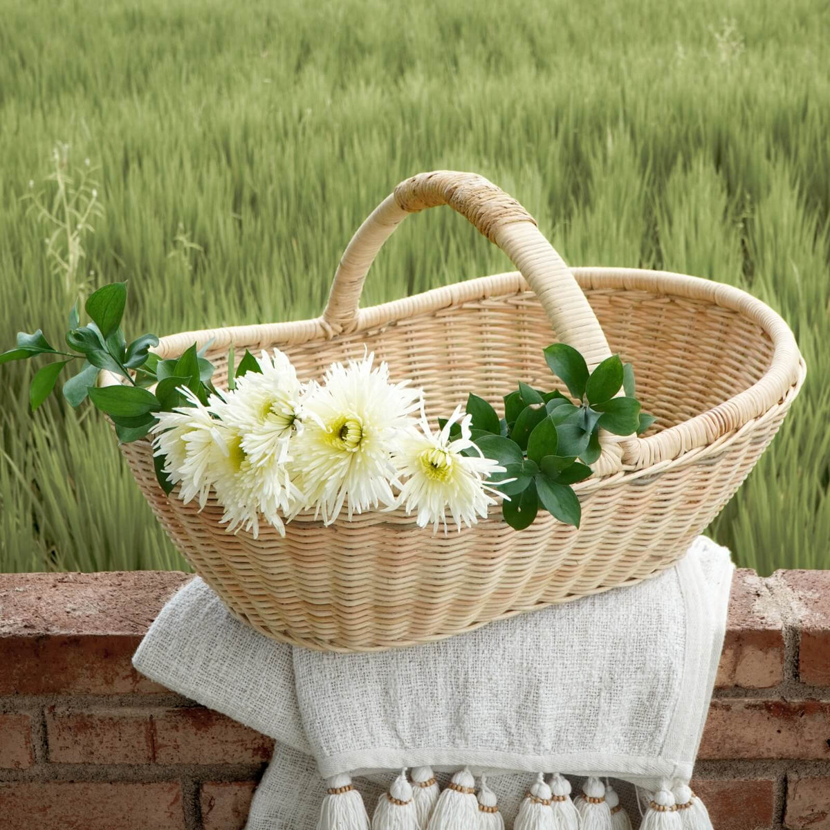 Tatoi Picnic Basket With Handle