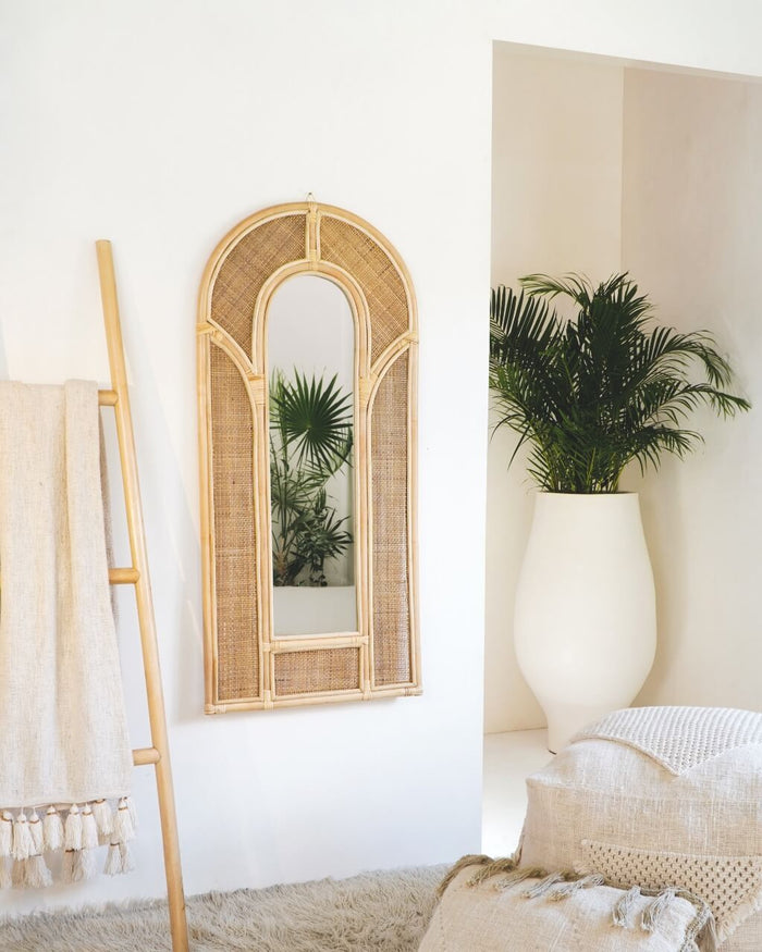 Bali Furniture – Bahamas Mirror – The Bahamas Mirror introduces an effortl