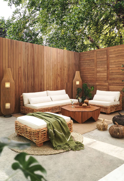 Saint Germany Living Set Of Four With White Cushon Set